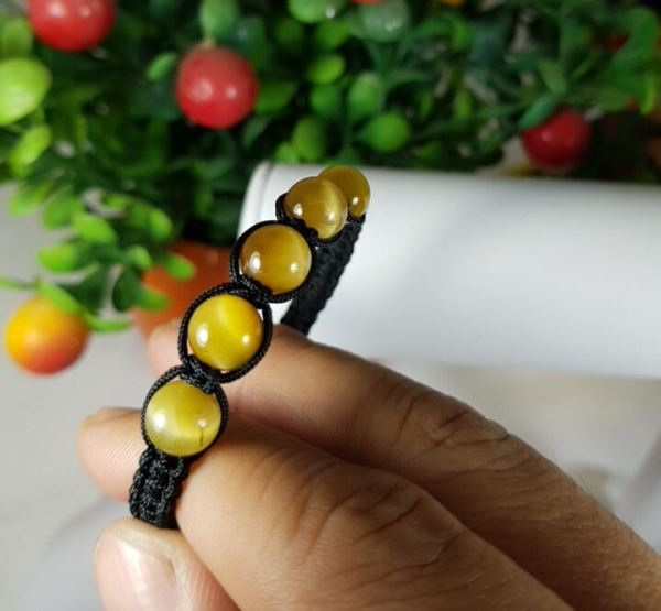 Mòng đeo tay 5 hột đá mắc hổ vàng M305