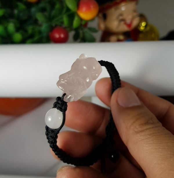 Vòng đeo tay tỳ hưu hồng M301