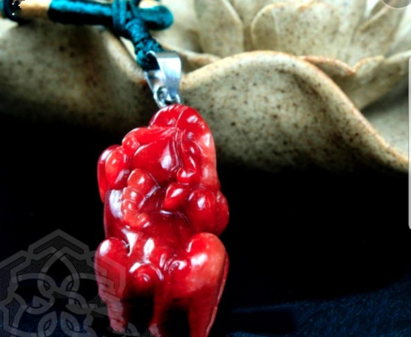 Mặt dây chuyền tỳ hưu cẩm thạch đỏ M04